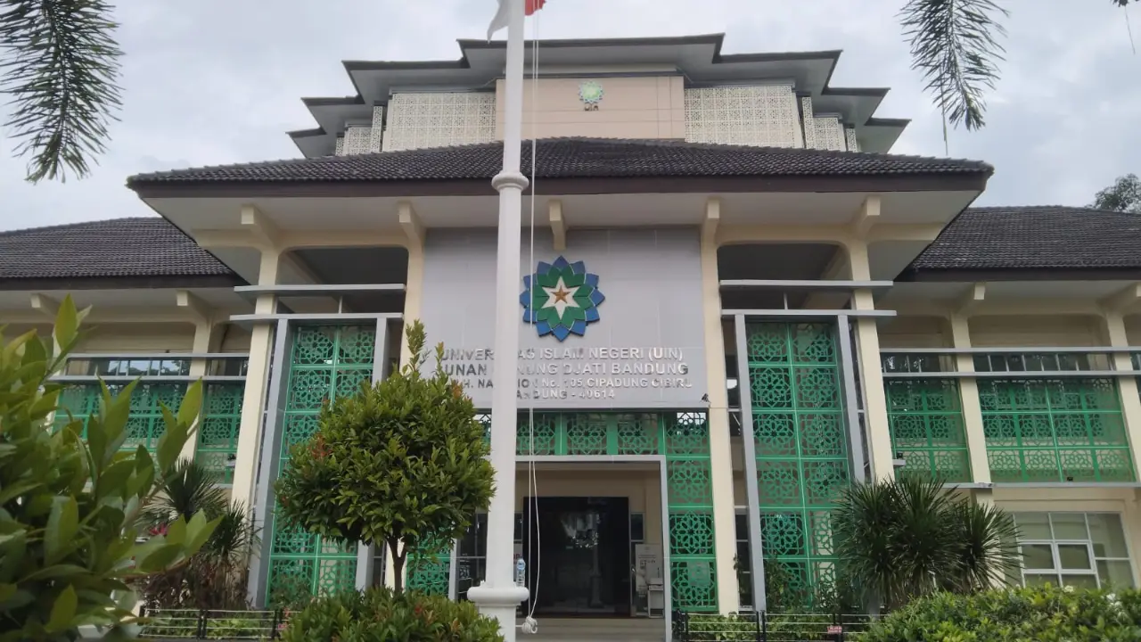12 Perguruan Tinggi Akreditasi A Mitra JFLS Masuk Top 61 Kampus Terbaik di Indonesia Versi Scimago 2023
